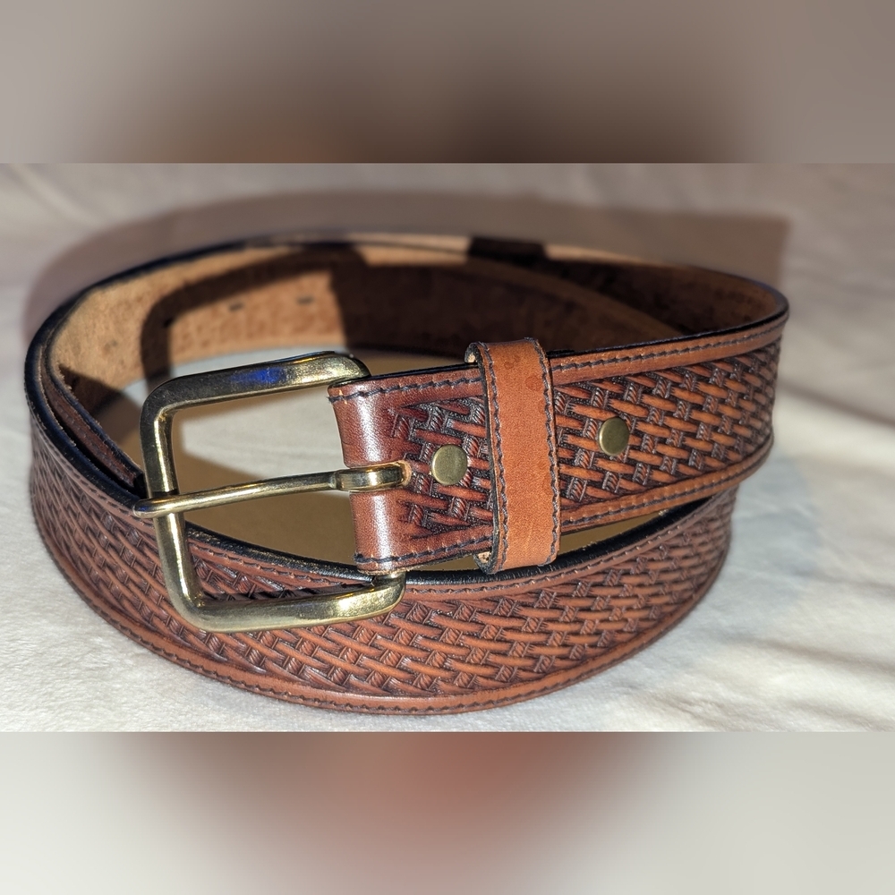 Vintage Silver Creek Collection Belt Leather Brown Basket Weave Deer Tooled Mens